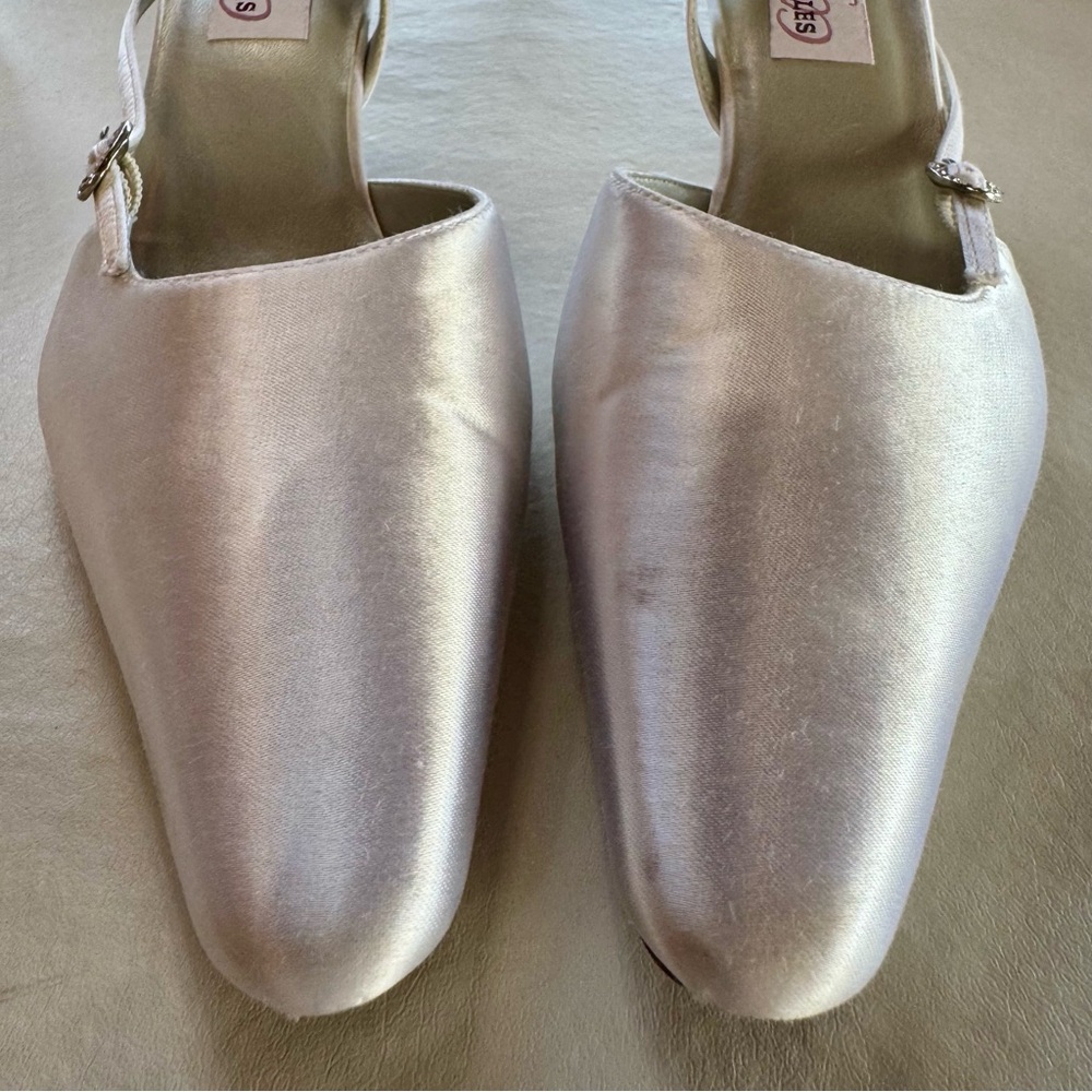 DYEABLES Divine White Satin Slingback Kitten Heels Leather Sole (6.5B) - Picture 9 of 15
